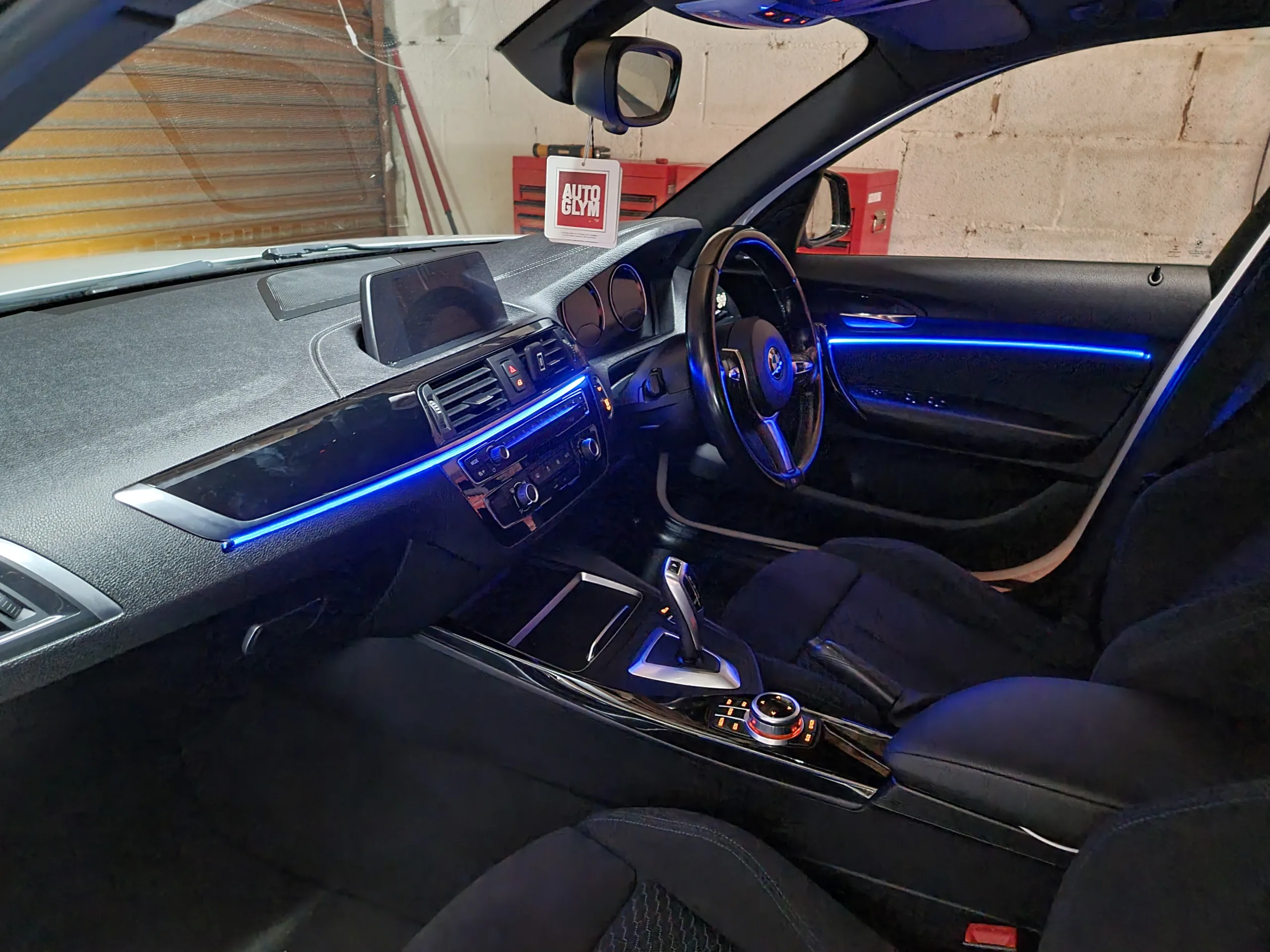 1 Series (F20) - Image 25