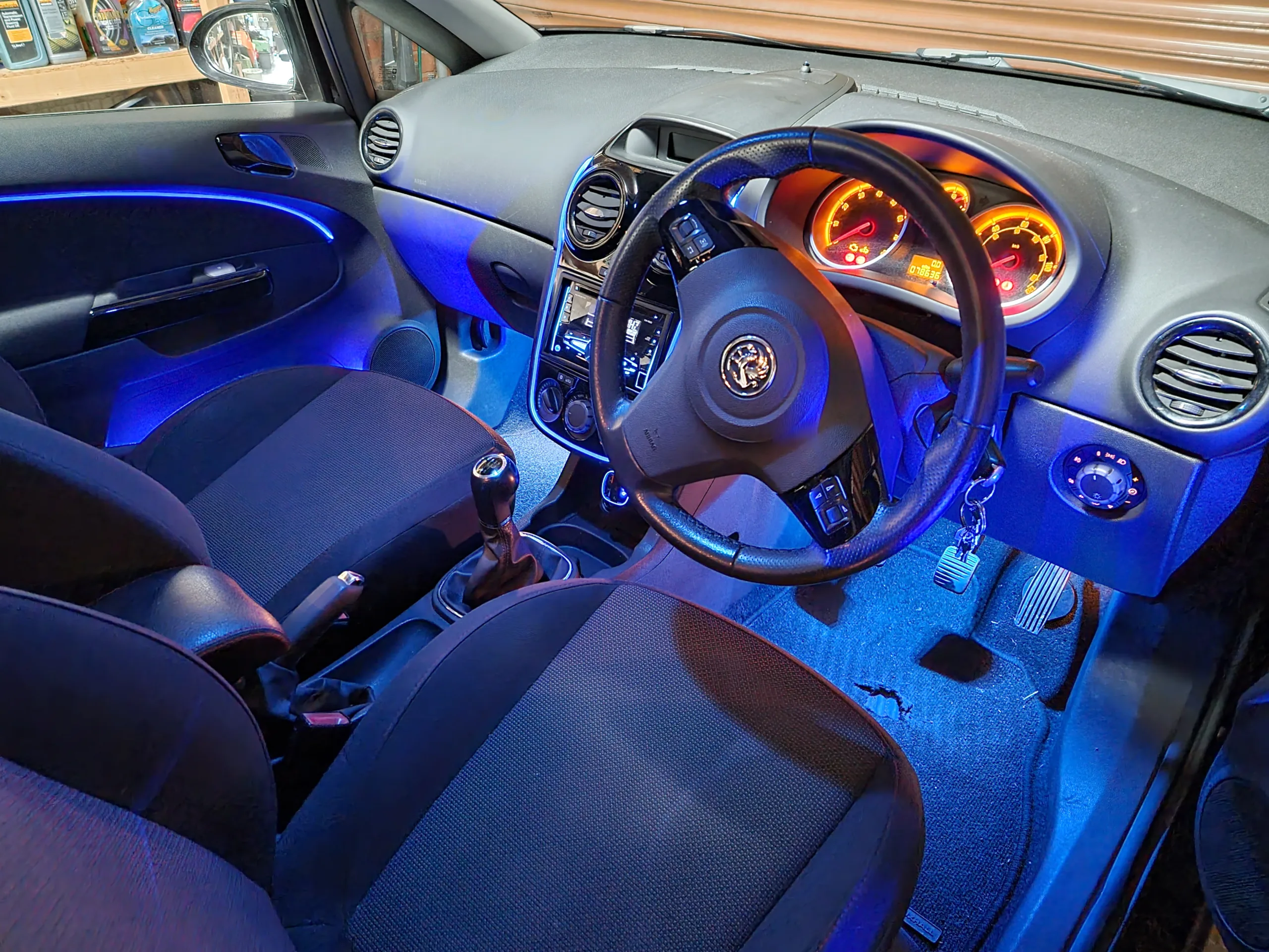 Corsa (D) - Image 9